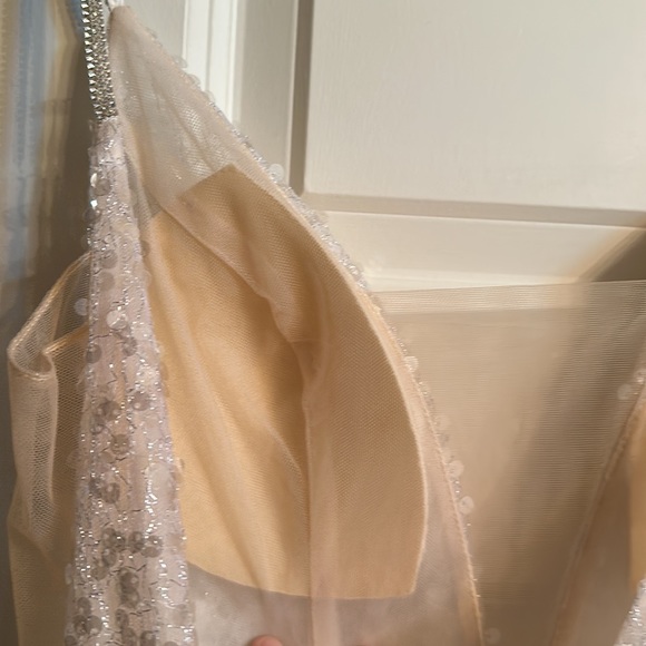 Custom ordered: NEVER USED OR WORN, A-Line, Size 2, fully lined - Picture 5 of 6